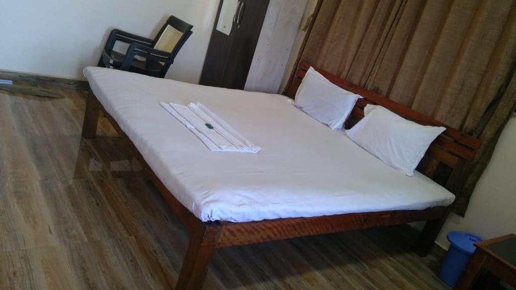 Vinee'S Kitchen And Motel Koynanagar Esterno foto