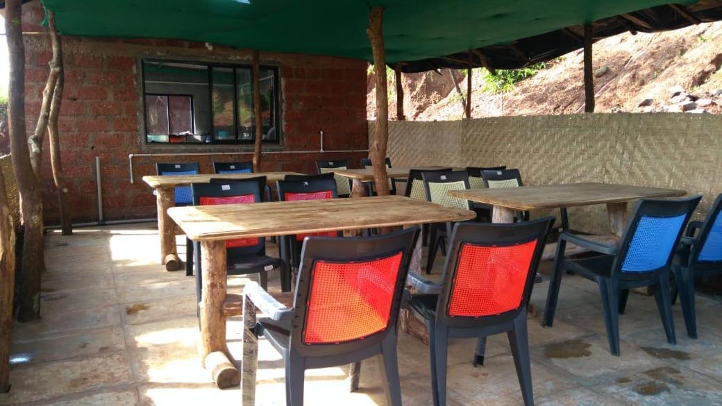 Vinee'S Kitchen And Motel Koynanagar Esterno foto